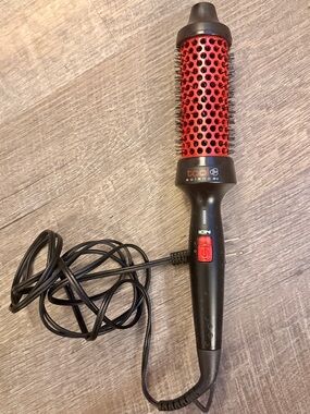 Red Ionic Round Brush Hair Styler